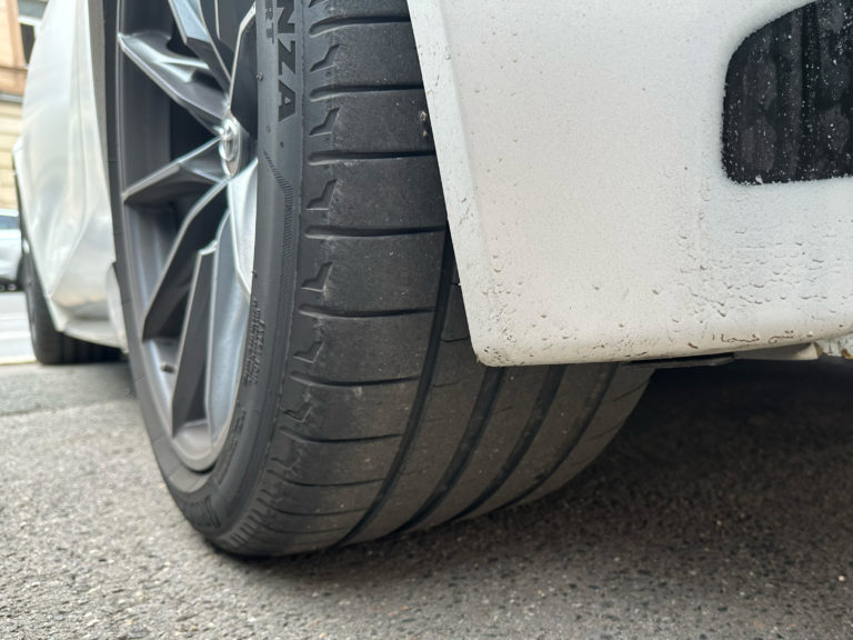 Nuevos modelos de neumáticos de verano para 2024: ¿pueden combinarse una baja resistencia a la rodadura y una buena manejabilidad?