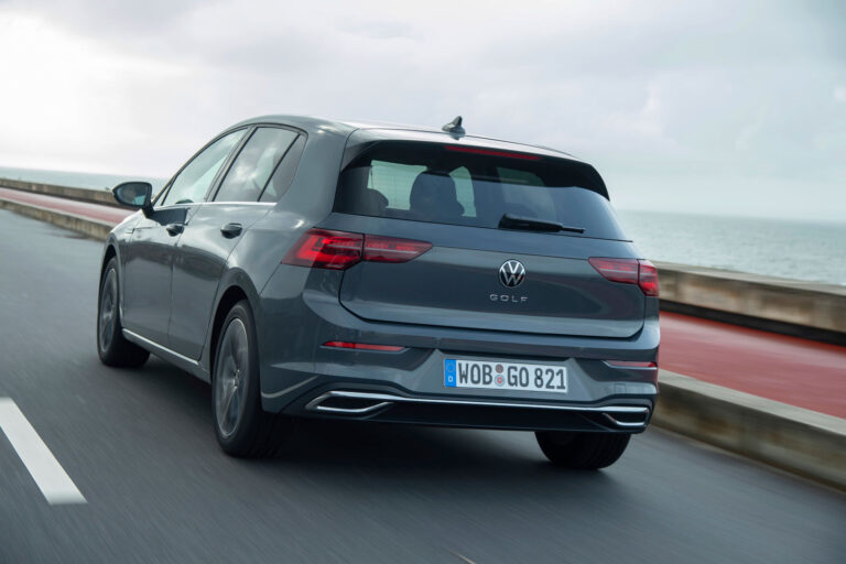 Prueba de neumáticos de invierno Auto Express 2026: Continental supera por poco a Pirelli
